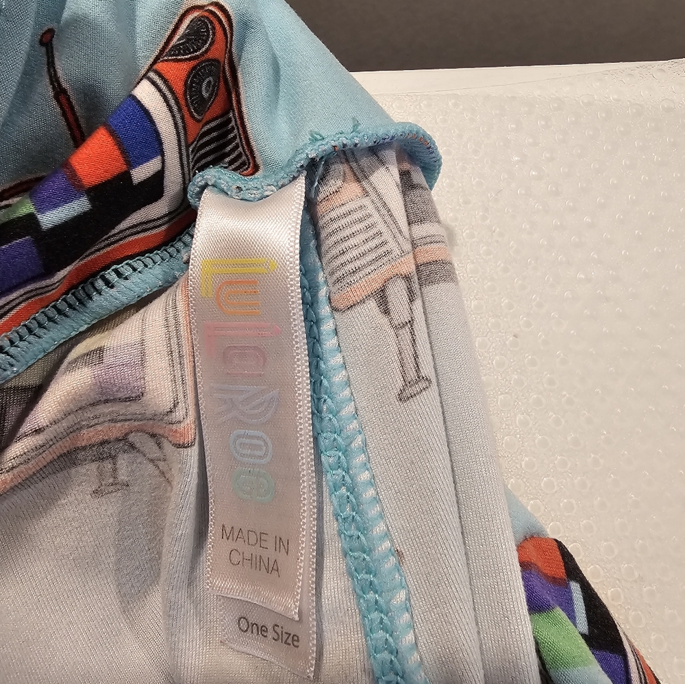 Like new lularoe retro tv leggings - Picture 3 of 3